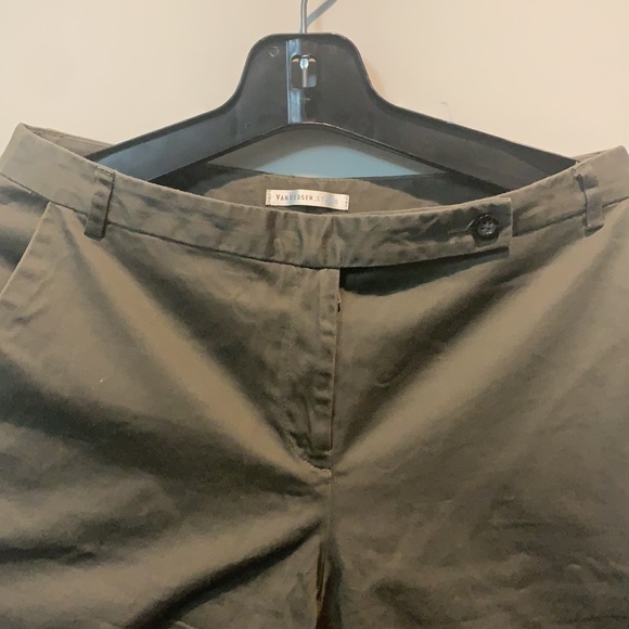 Van Heusen Shorts - Picture 2 of 2